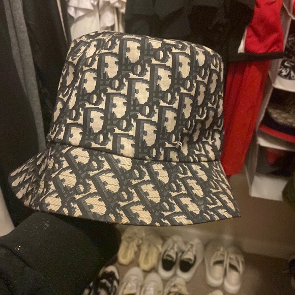 Authentic worn couple times - Picture 1 of 3